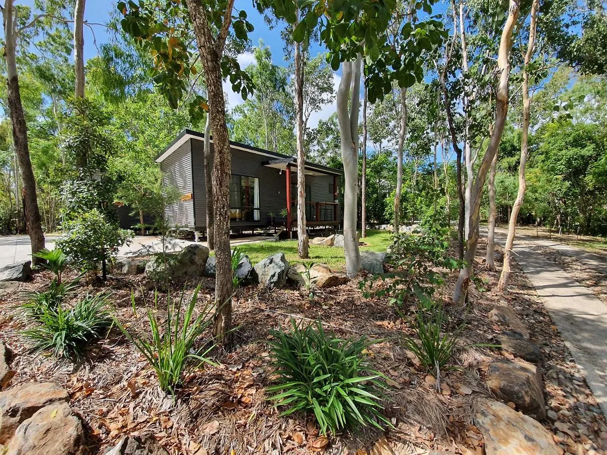 Airlie Beach Eco Cabins Lodge