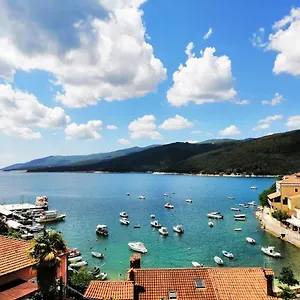 Angie - Intermezzo With Sea View In Center Of Apartment Rabac