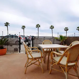 https://apartamento-con-terraza-frente-al-mar.es-andalucia.com