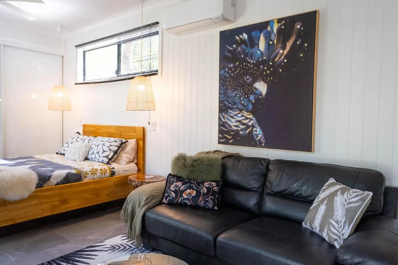 Деревянный коттедж Airlie Beach Eco Cabins - Adults Only Австралия
