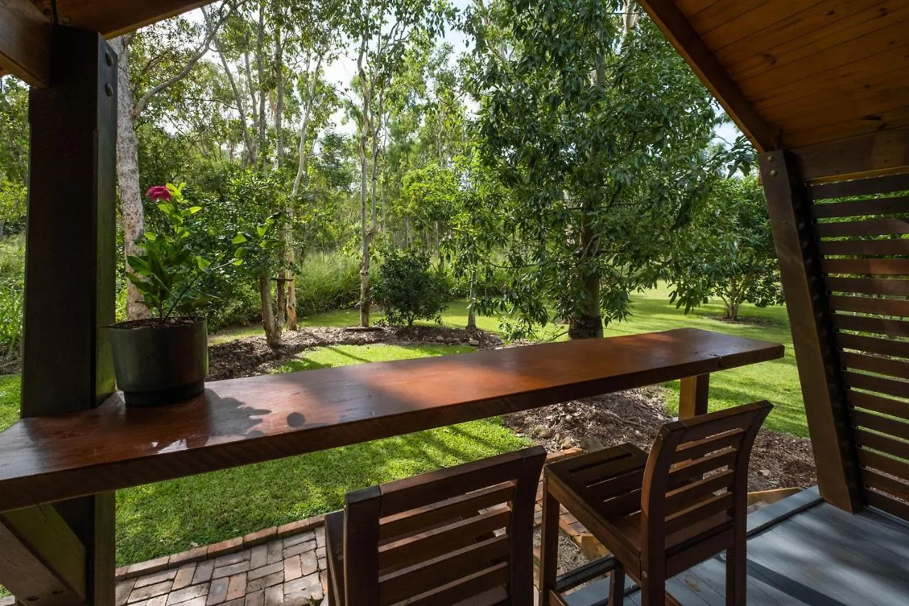 Деревянный коттедж Airlie Beach Eco Cabins - Adults Only